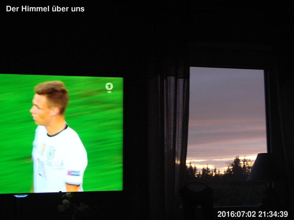 160702-913-grueneundrosastriche