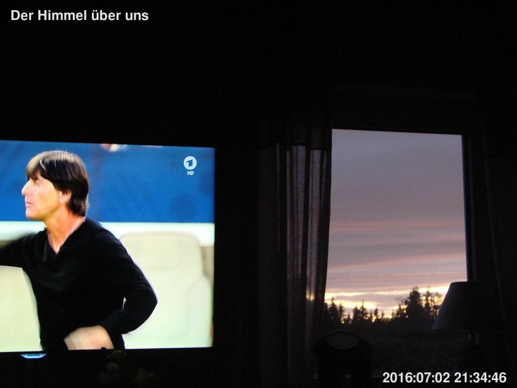 160702-914-jogiverschliesstauge